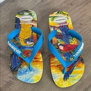 Havaianas Colorful Tropical Parrot Flip Flops - W6/ M5